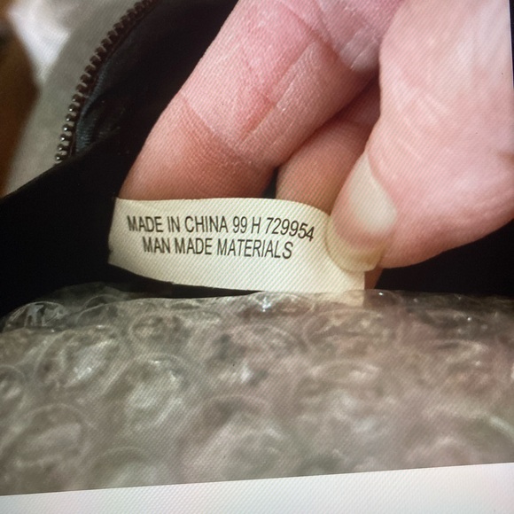 UNIONBAY Patchwork Elephant Appliqué crossbody Black Nylon Bag with Red Logo - Picture 4 of 10